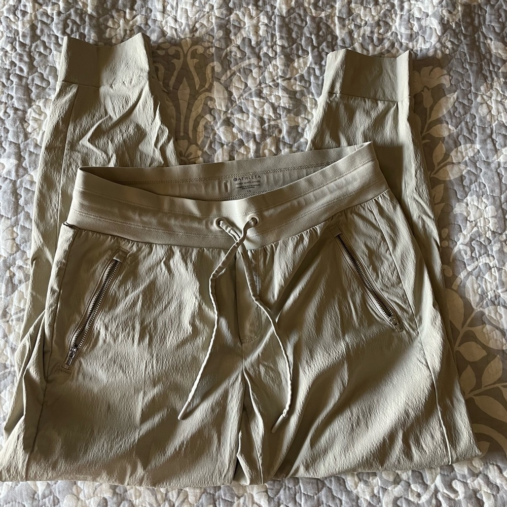 Athleta Trekkie North Jogger Nylon Hiking Pant in Ecru Beige Cream size 14